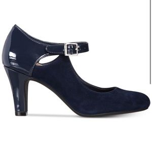 Giani Bernini Navy Blue Velmah Memory Foam Mary Jane Pumps size 6.5